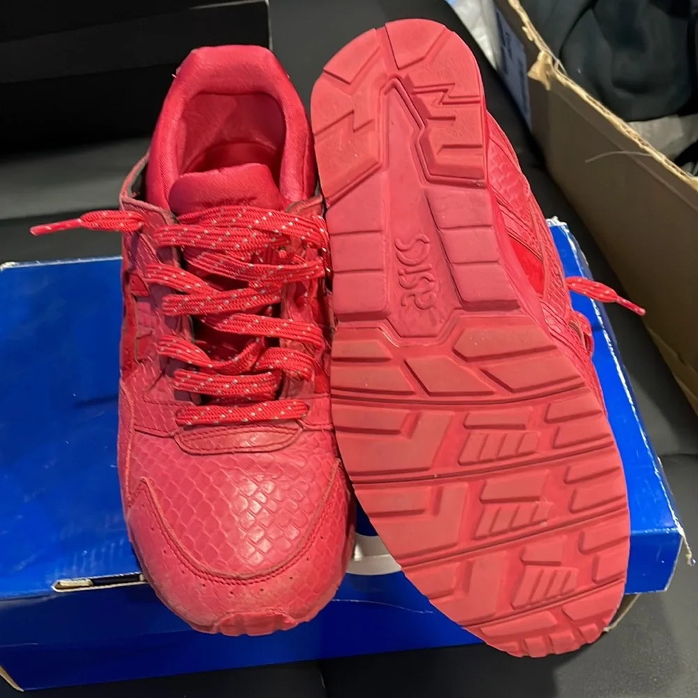 ASICS - Picture 7 of 8